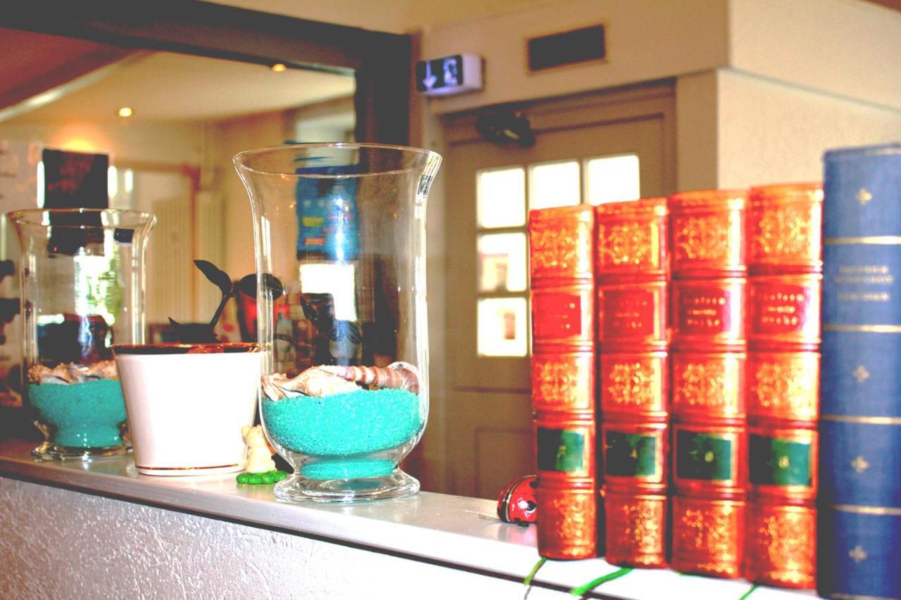 Cvjm Hotel Am Dom ลูเบค ภายนอก รูปภาพ