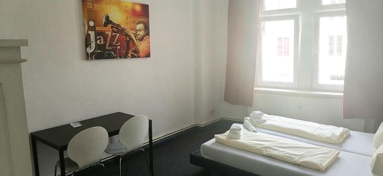 Cvjm Hotel Am Dom ลูเบค ภายนอก รูปภาพ